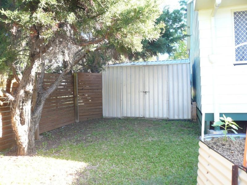 190 High Central Road, Macleay Island QLD 4184