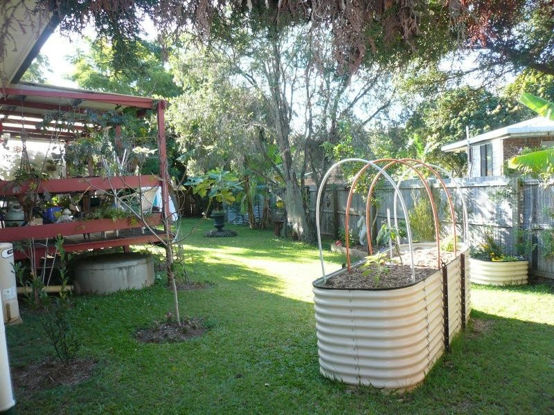 190 High Central Road, Macleay Island QLD 4184