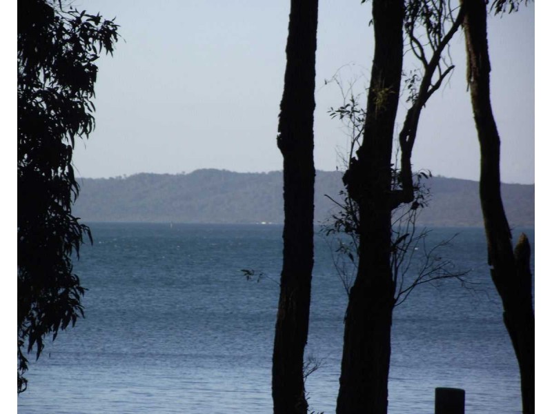 38 Blue Bay Crescent, Macleay Island QLD 4184