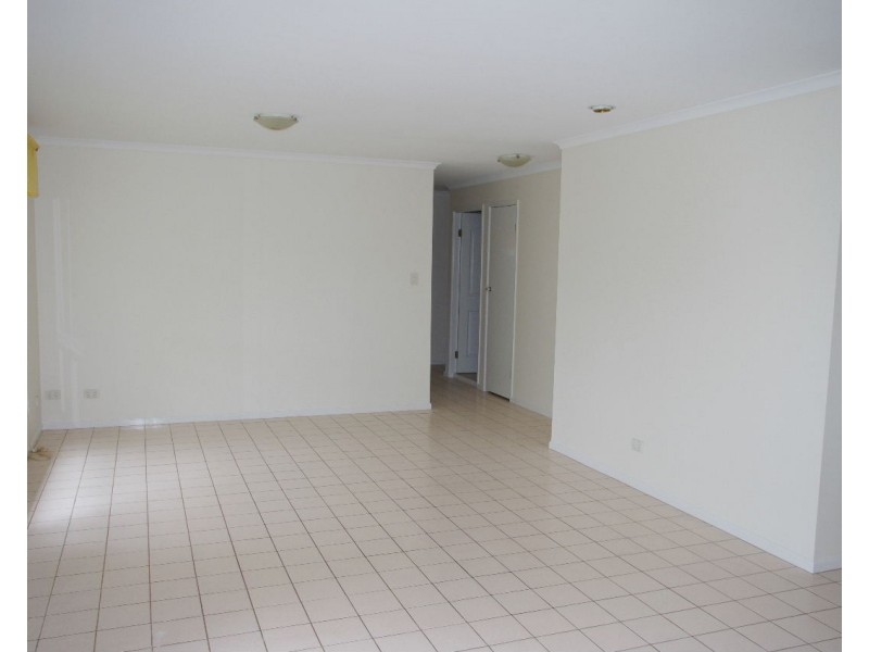 38 Blue Bay Crescent, Macleay Island QLD 4184