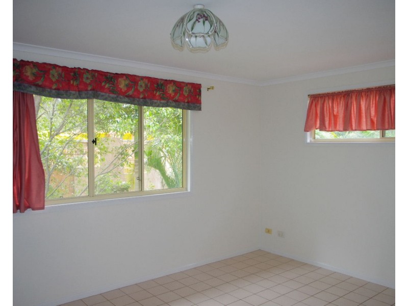 38 Blue Bay Crescent, Macleay Island QLD 4184