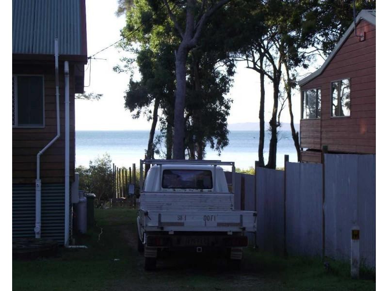 38 Blue Bay Crescent, Macleay Island QLD 4184