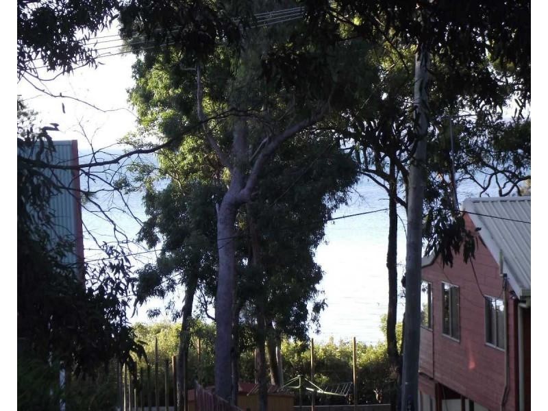 38 Blue Bay Crescent, Macleay Island QLD 4184