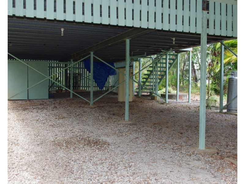 38 Blue Bay Crescent, Macleay Island QLD 4184