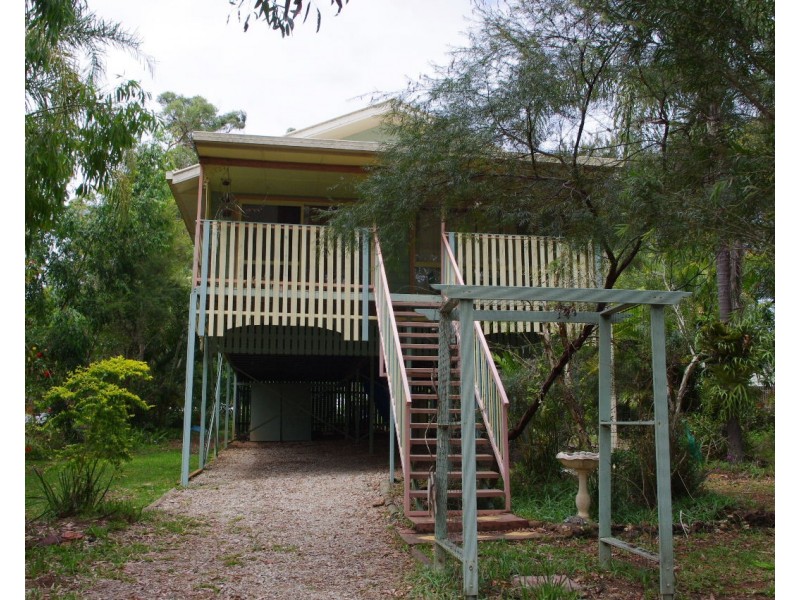 38 Blue Bay Crescent, Macleay Island QLD 4184
