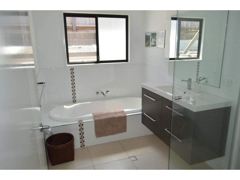 170 Treasure Island Avenue, Karragarra Island QLD 4184
