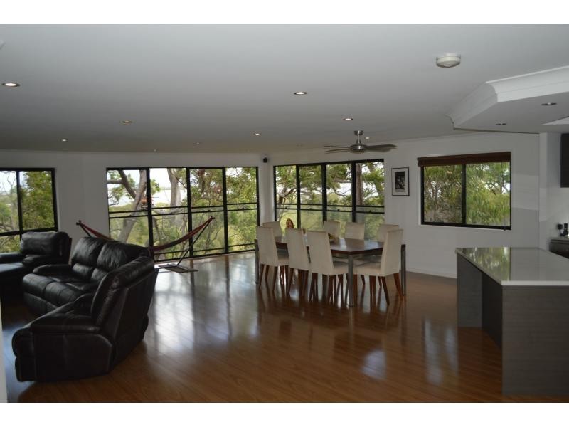 170 Treasure Island Avenue, Karragarra Island QLD 4184