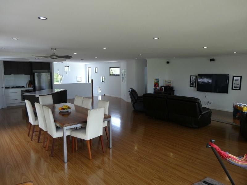 170 Treasure Island Avenue, Karragarra Island QLD 4184