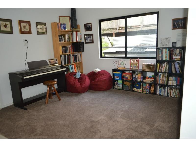 170 Treasure Island Avenue, Karragarra Island QLD 4184