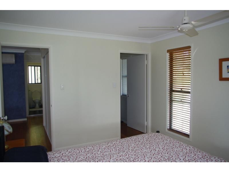1 Dinjerra Street, Macleay Island QLD 4184