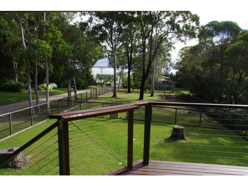 1 Dinjerra Street, Macleay Island QLD 4184