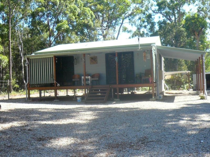 1 Noondo Street, Macleay Island QLD 4184