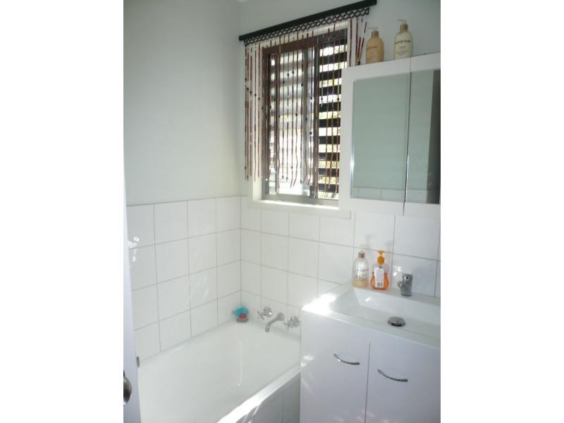 1 Noondo Street, Macleay Island QLD 4184