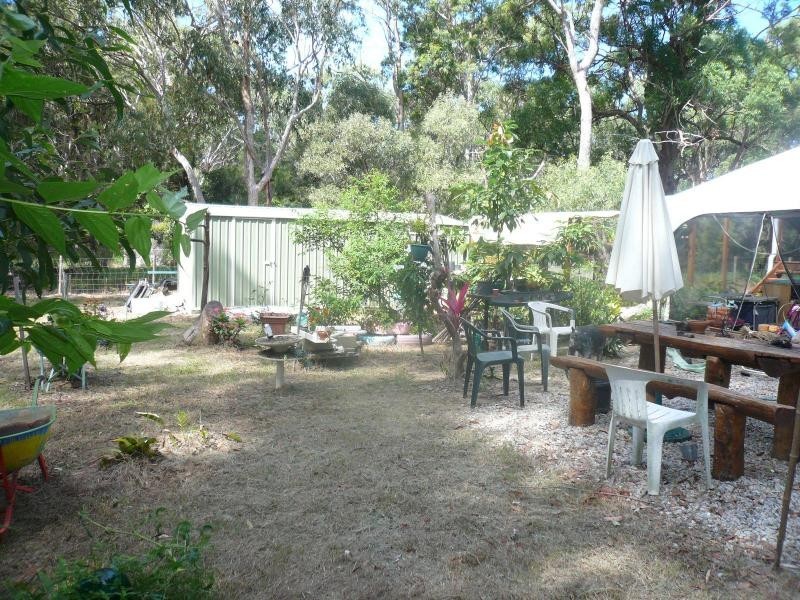 1 Noondo Street, Macleay Island QLD 4184