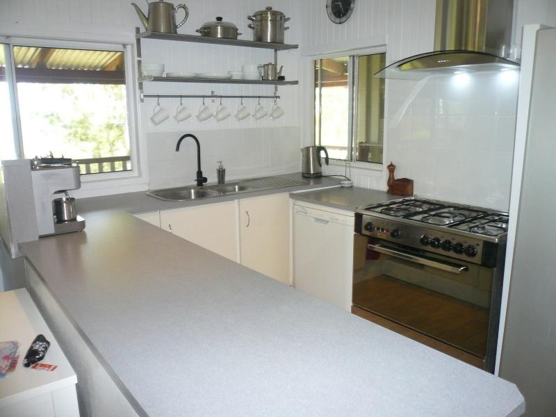 54 Charles Terrace, Macleay Island QLD 4184