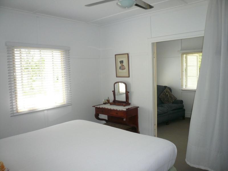 54 Charles Terrace, Macleay Island QLD 4184