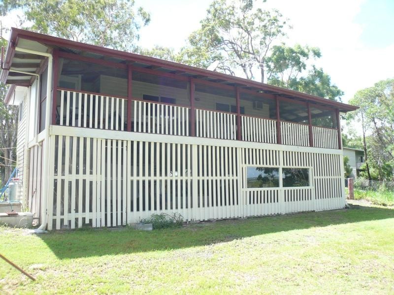 54 Charles Terrace, Macleay Island QLD 4184