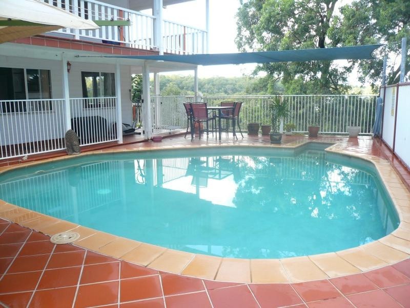 4 Cotton Tree Avenue, Macleay Island QLD 4184