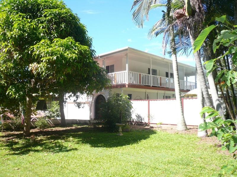 4 Cotton Tree Avenue, Macleay Island QLD 4184