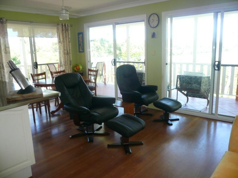 4 Cotton Tree Avenue, Macleay Island QLD 4184