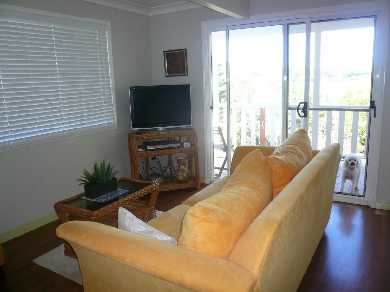 4 Cotton Tree Avenue, Macleay Island QLD 4184