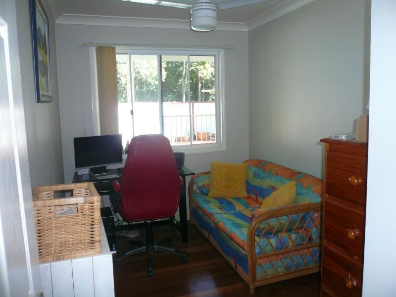4 Cotton Tree Avenue, Macleay Island QLD 4184