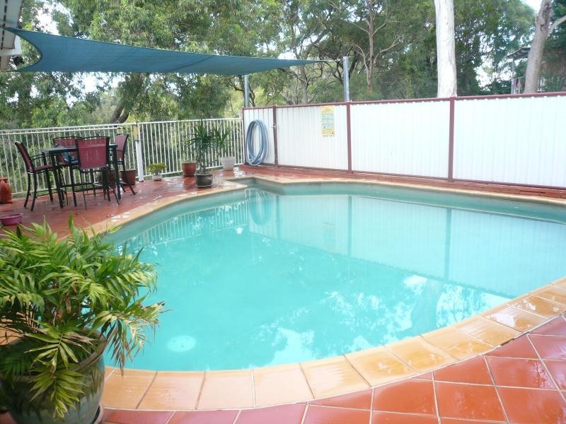 4 Cotton Tree Avenue, Macleay Island QLD 4184