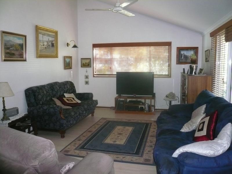 4 Wharf Street, Macleay Island QLD 4184
