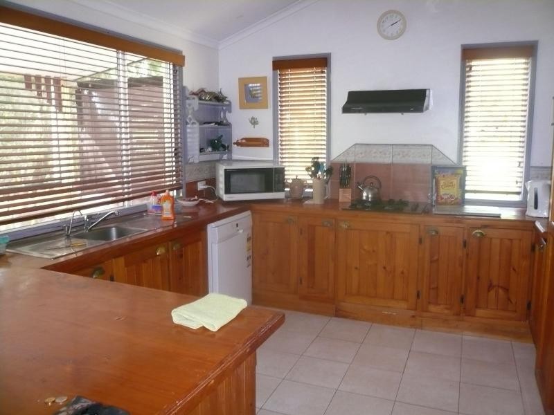 4 Wharf Street, Macleay Island QLD 4184