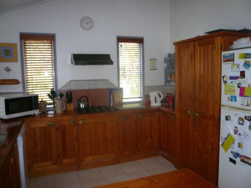 4 Wharf Street, Macleay Island QLD 4184