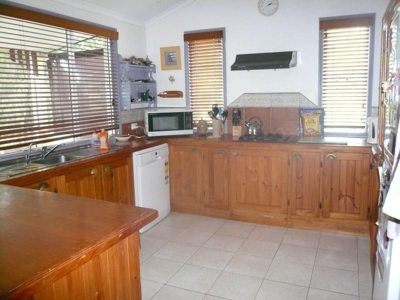 4 Wharf Street, Macleay Island QLD 4184