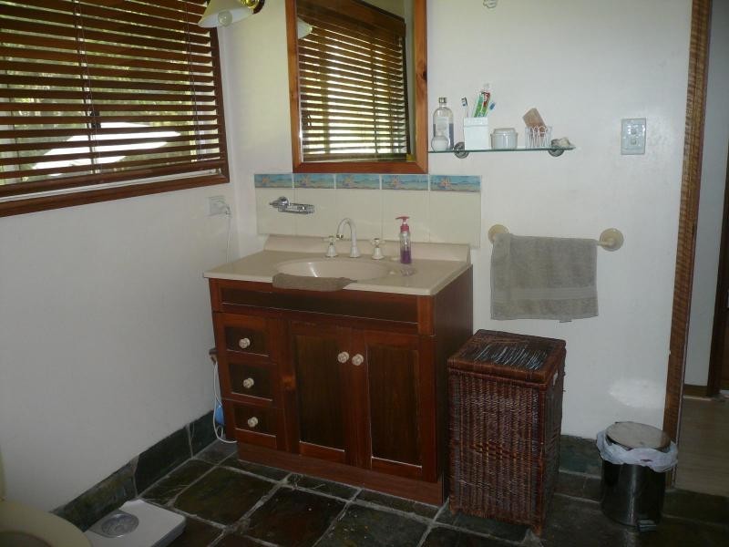4 Wharf Street, Macleay Island QLD 4184