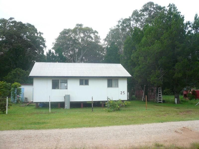 25 Betty Street, Macleay Island QLD 4184