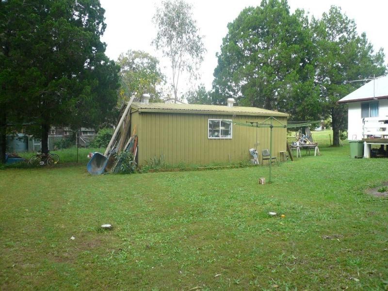 25 Betty Street, Macleay Island QLD 4184