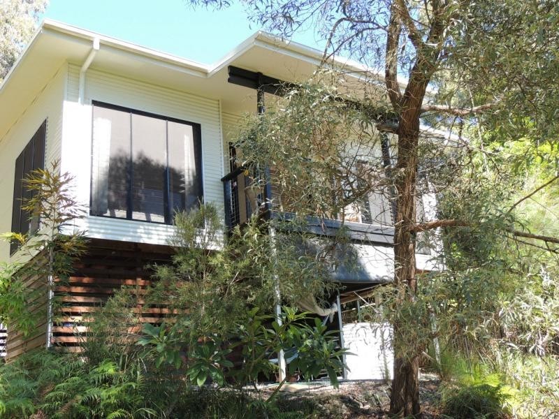 53 Crest Haven, Lamb Island QLD 4184