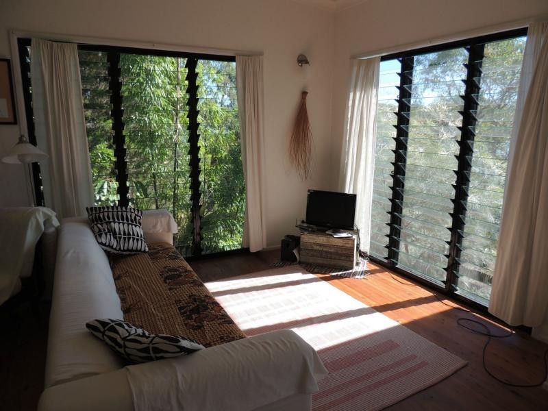 53 Crest Haven, Lamb Island QLD 4184