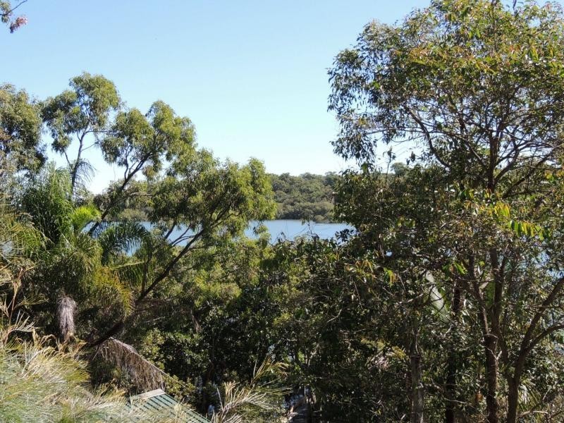 53 Crest Haven, Lamb Island QLD 4184