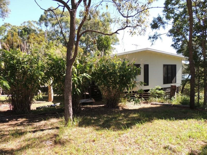 53 Crest Haven, Lamb Island QLD 4184