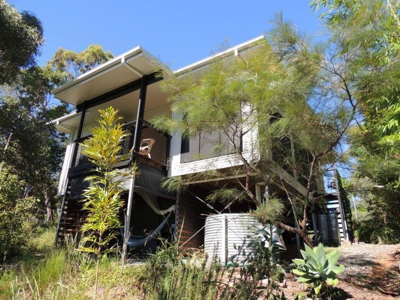53 Crest Haven, Lamb Island QLD 4184