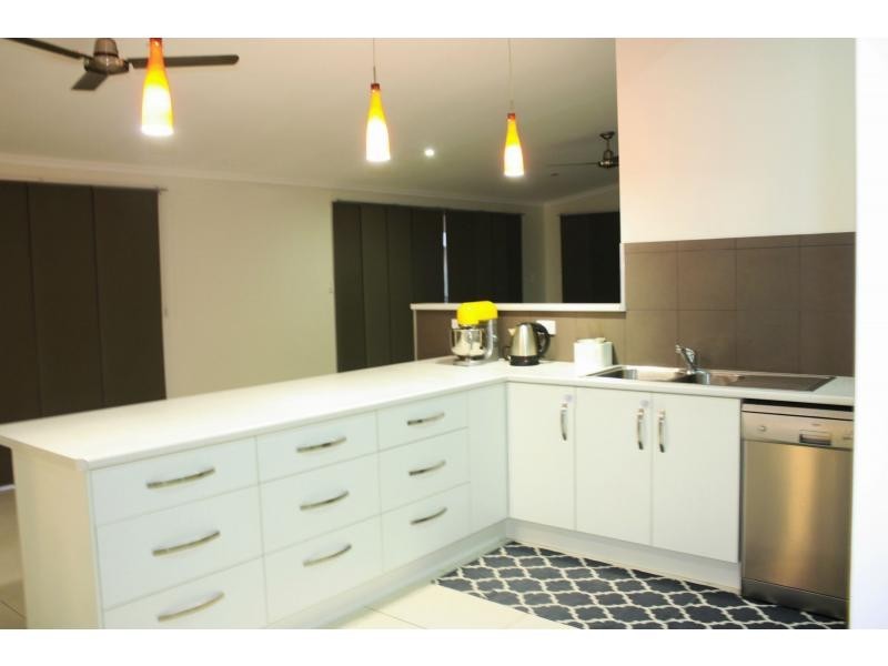 29 Tingara Street, Macleay Island QLD 4184