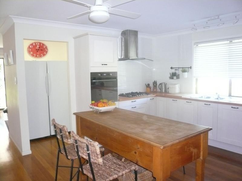 19 Benowa Street, Macleay Island QLD 4184