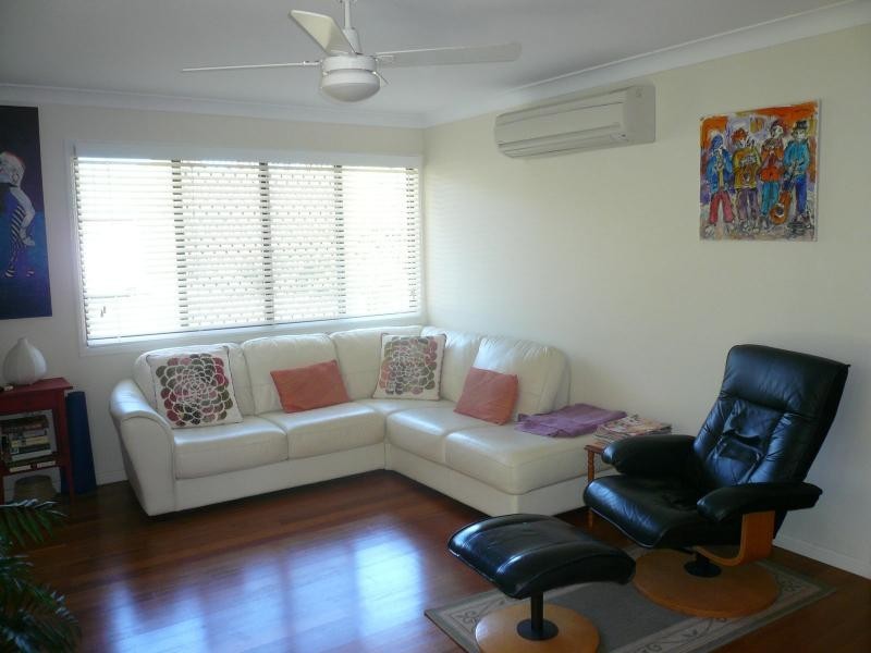 19 Benowa Street, Macleay Island QLD 4184