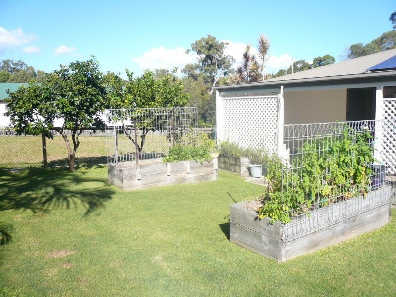 19 Benowa Street, Macleay Island QLD 4184