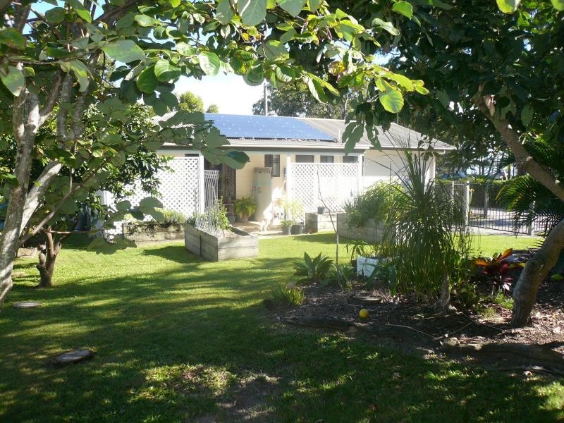 19 Benowa Street, Macleay Island QLD 4184