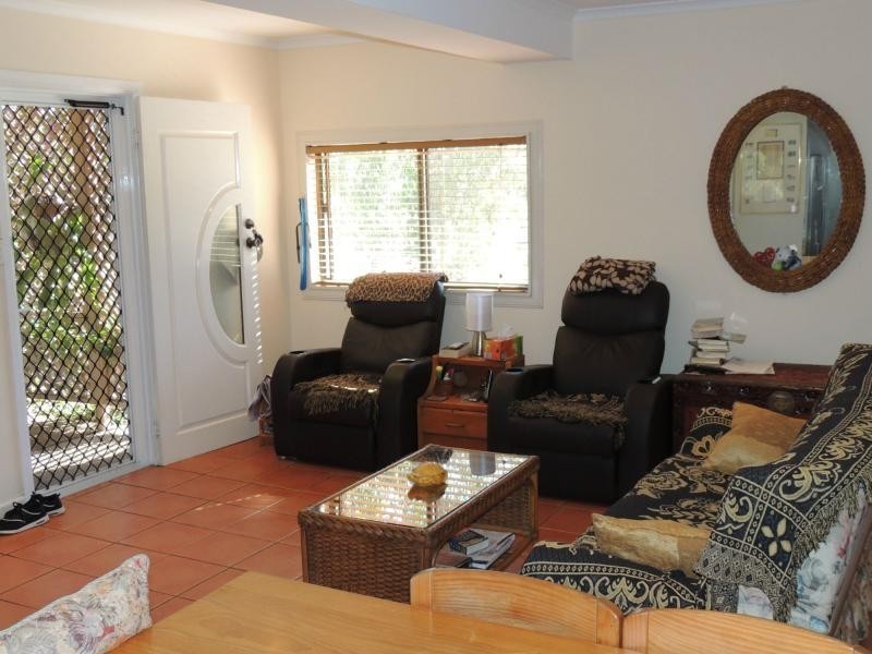 17 Lovell Parade, Lamb Island QLD 4184