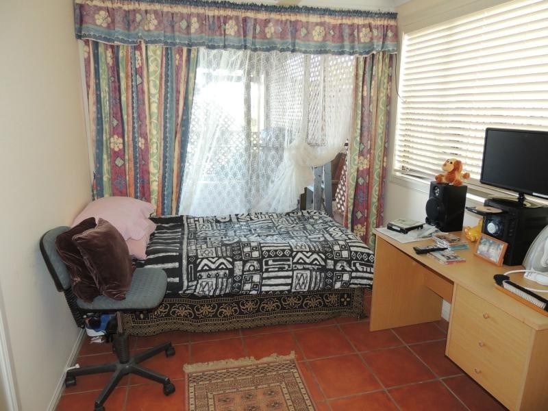 17 Lovell Parade, Lamb Island QLD 4184