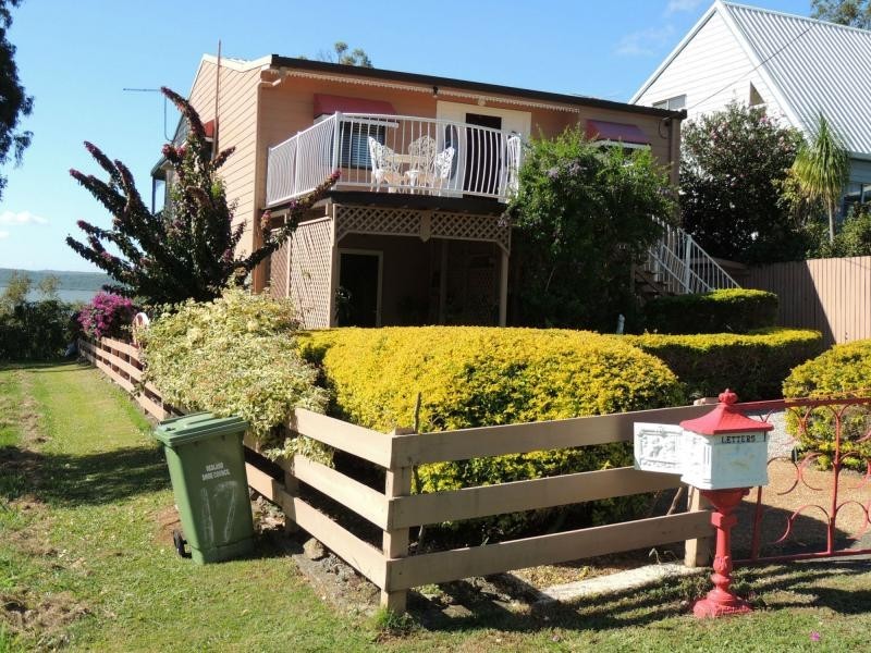 17 Lovell Parade, Lamb Island QLD 4184