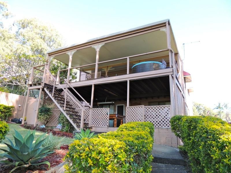 17 Lovell Parade, Lamb Island QLD 4184
