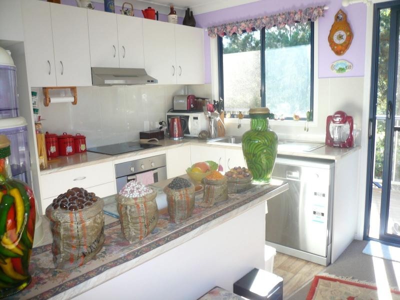 52 Eastbourne Terrace, Macleay Island QLD 4184