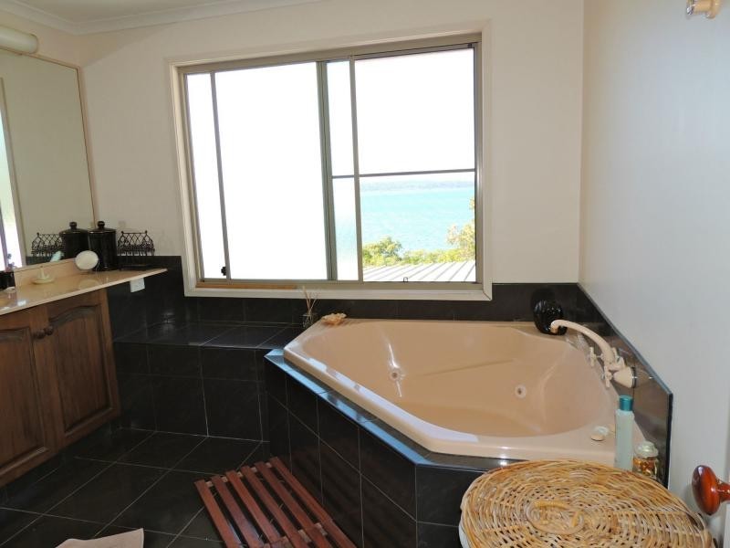 10 Koonwarra Parade, Macleay Island QLD 4184